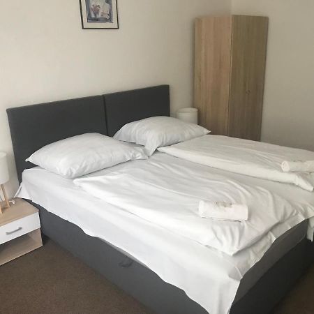 Pension Berten Strasice Strasice  Esterno foto